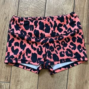 FLEO Shorts